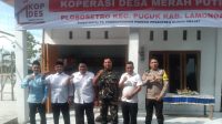 Foto: Peresmian Koperasi Desa Merah Putih Plososetro oleh Kepala Desa Midkhol Huda di Kecamatan Pucuk, Lamongan