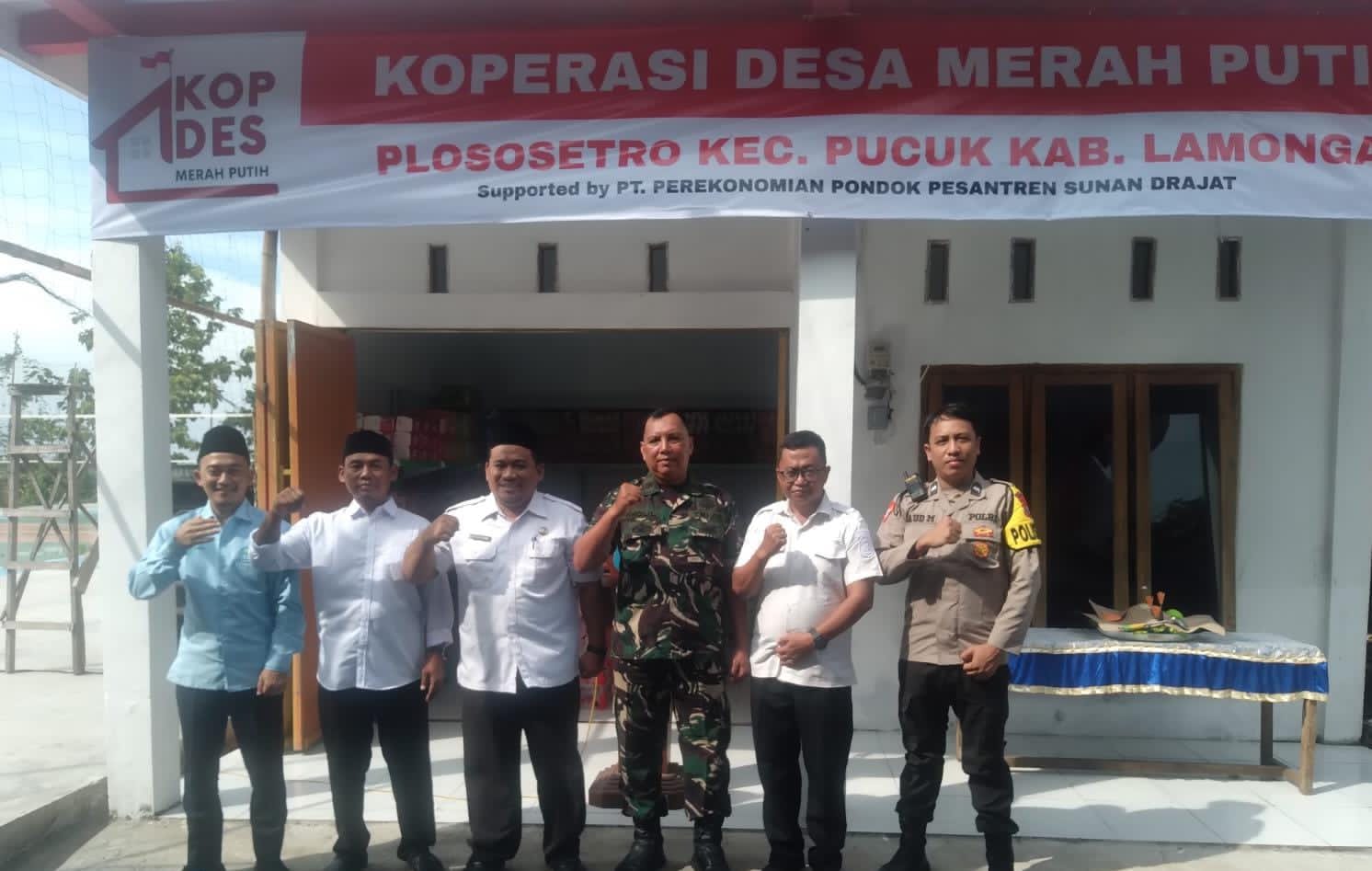 Foto: Peresmian Koperasi Desa Merah Putih Plososetro oleh Kepala Desa Midkhol Huda di Kecamatan Pucuk, Lamongan