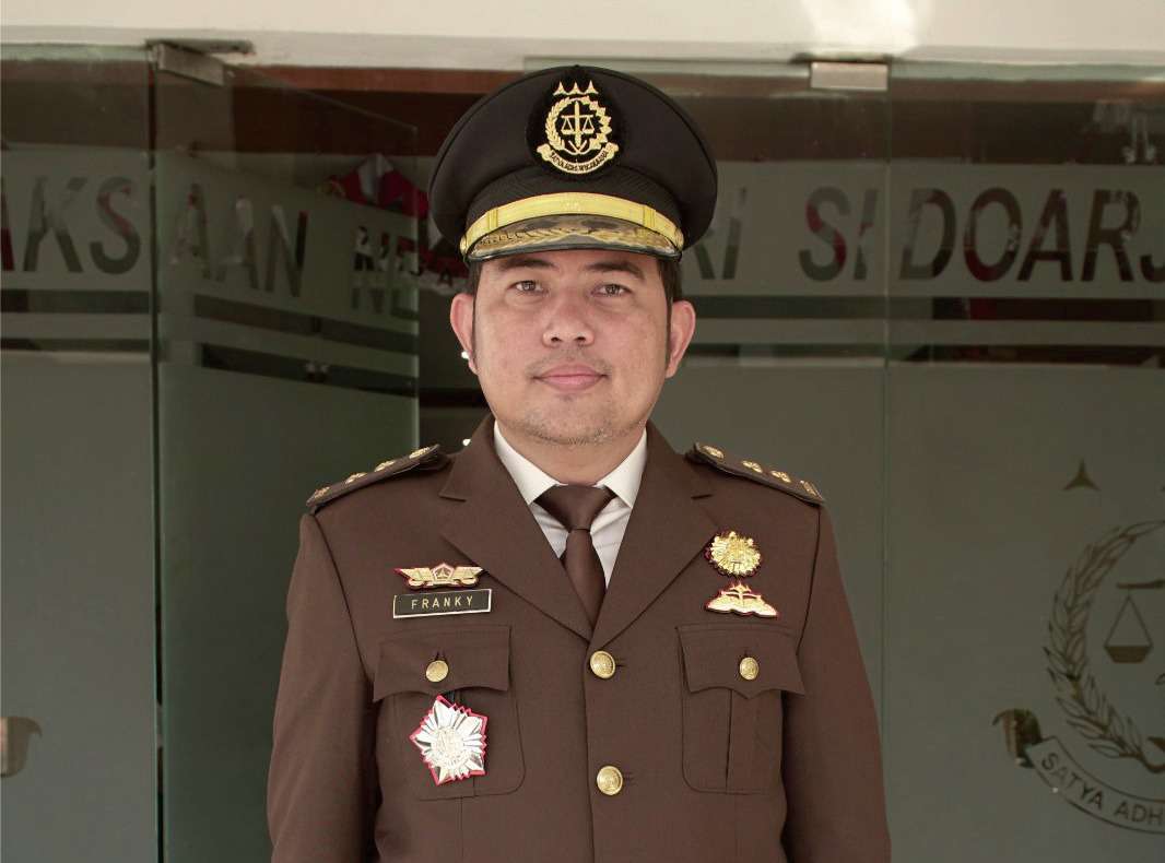 Foto: John Franky Ariandi Yanafia saat menjabat Kasi Pidsus Kejari Sidoarjo