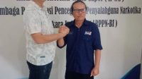 Foto: Kasat Resnarkoba Polres Pelabuhan Tanjung Perak AKP Adik Agus Putrawan saat meninjau Rumah Rehabilitasi LRPPN-BI di Surabaya