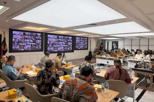 Foto: Rapat koordinasi Polri bersama Kementan, Bulog, BPK dan Himbara bahas ketahanan pangan jagung pakan ternak tahun 2026.