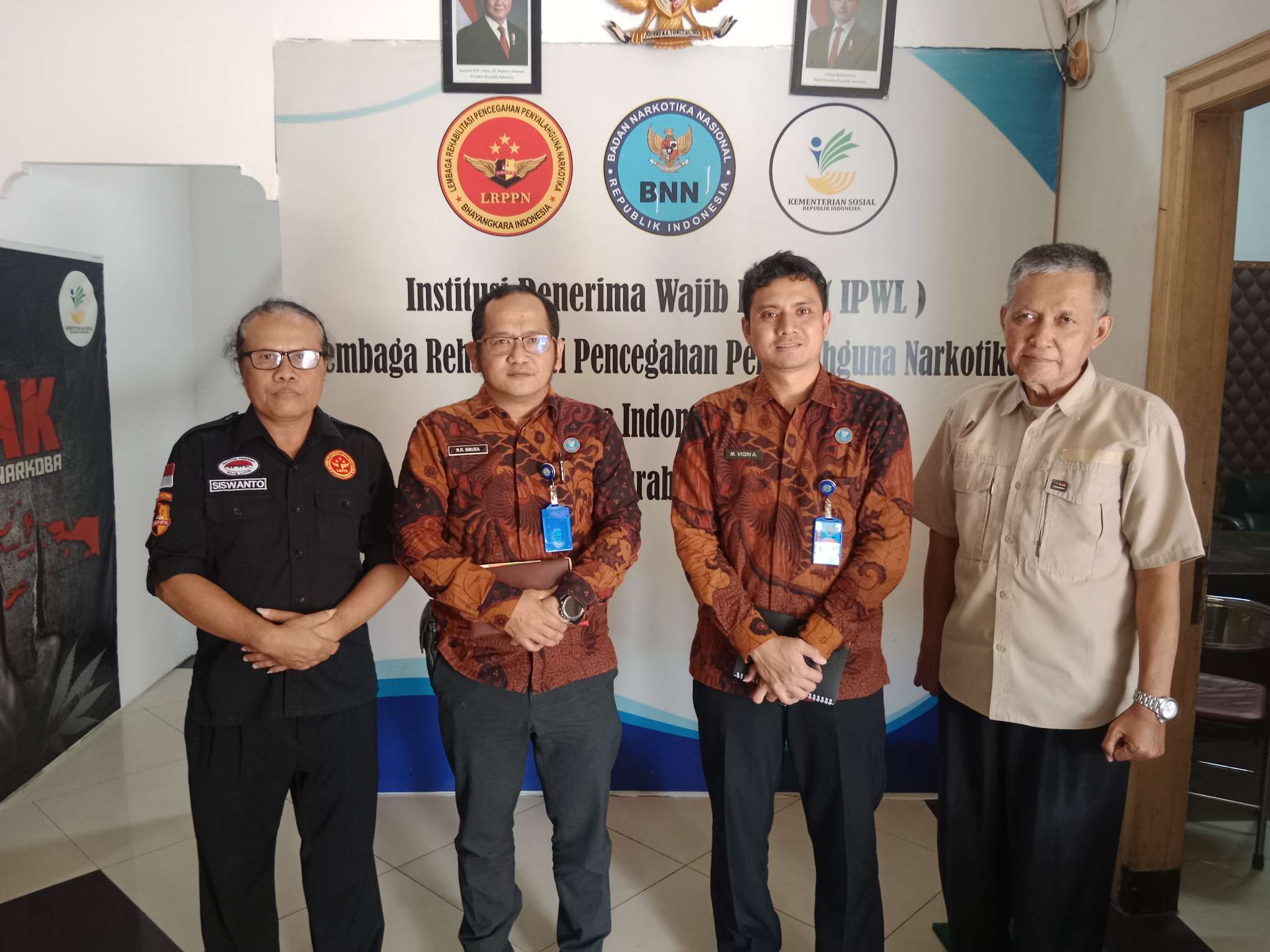 Foto: BNNK Surabaya melakukan kunjungan kerja dan diskusi koordinasi dengan pengelola rehabilitasi LRPPN-BI di Surabaya