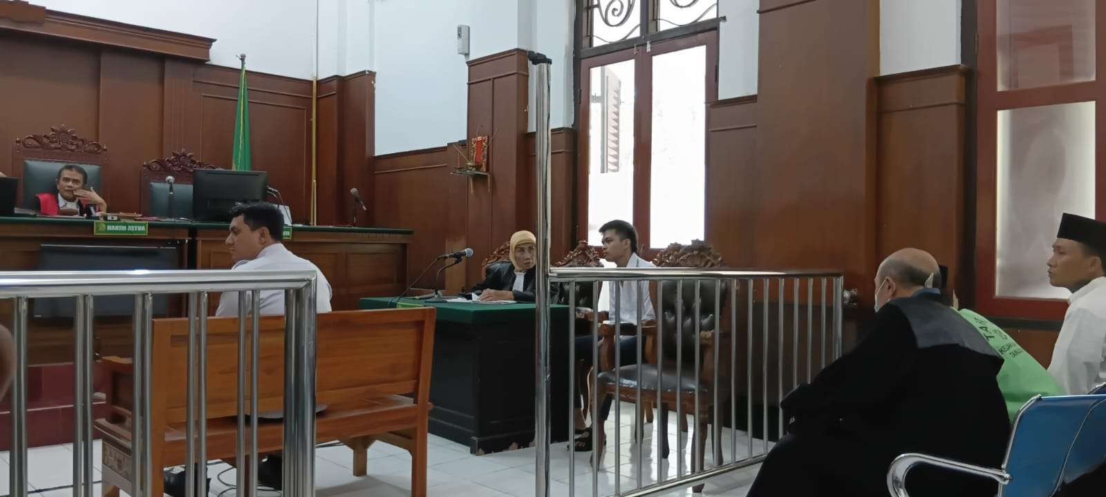 Foto: Suasana sidang narkotika di Pengadilan Negeri Surabaya dengan pemeriksaan saksi BNN