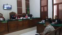 Foto: Suasana sidang kasus penjualan kapal di Pengadilan Negeri Surabaya dengan agenda pembacaan eksepsi kuasa hukum terdakwa