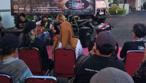 Foto: Lukisan tubuh spiritual karya Welldo Wnophringgo dipamerkan di Galeri Prabangkara Surabaya