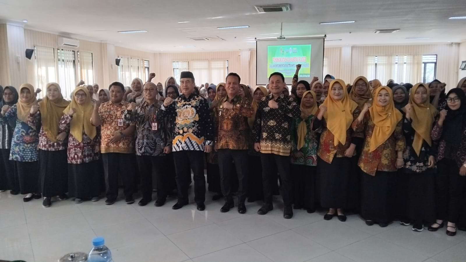 Foto: Bupati Madiun Hari Wuryanto membuka kegiatan peningkatan kapasitas kader Posyandu di Puspem Mejayan