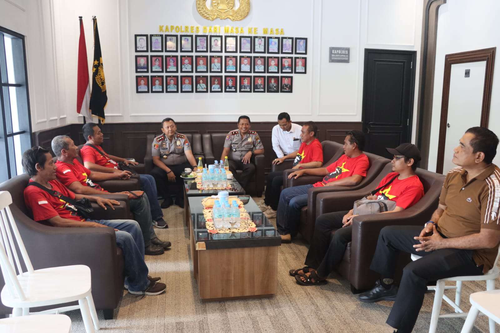 Foto: Kapolres Madiun Kota Wiwin Junianto saat silaturahmi dengan Serikat Buruh Madiun Raya jelang May Day 2026