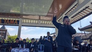 Foto: Ribuan anggota PSHT mengikuti apel siaga dan deklarasi loyalitas di Padepokan Agung Madiun