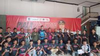 Foto: Atlet MMA bertanding dalam Kejurprov IBCA MMA Jawa Timur 2026 di Surabaya