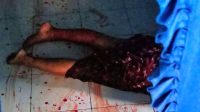 Foto: Lokasi kejadian penganiayaan di Mojokerto dengan bercak darah di dalam rumah korban