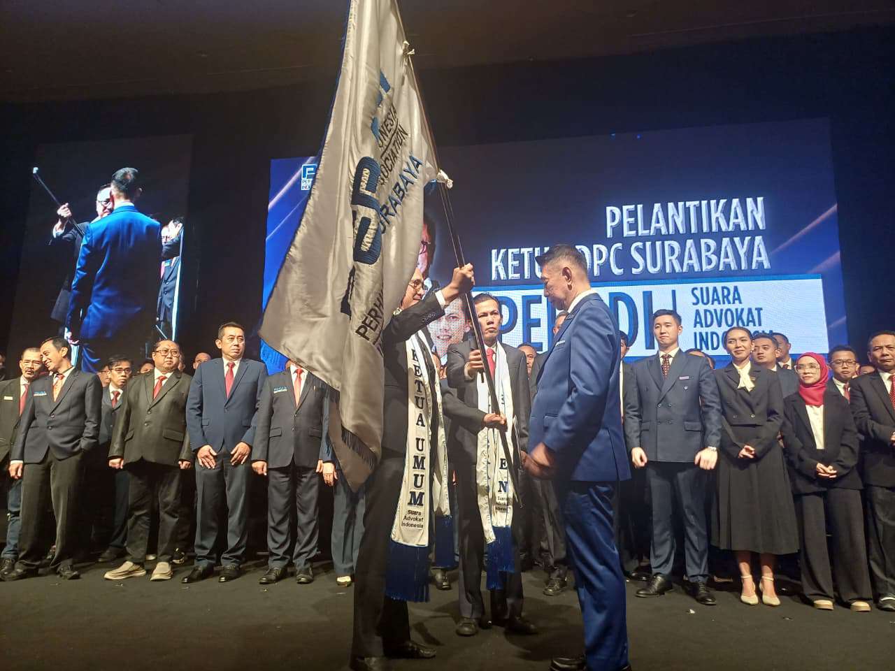 Foto: Pelantikan Tonic Tangkau sebagai Ketua Peradi SAI Surabaya di Hotel Vasa, 6 Mei 2026