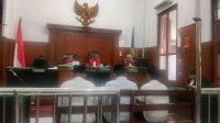 Foto: Tiga terdakwa kasus sabu di Kafe Breakshot Surabaya menjalani sidang vonis di Pengadilan Negeri Surabaya.