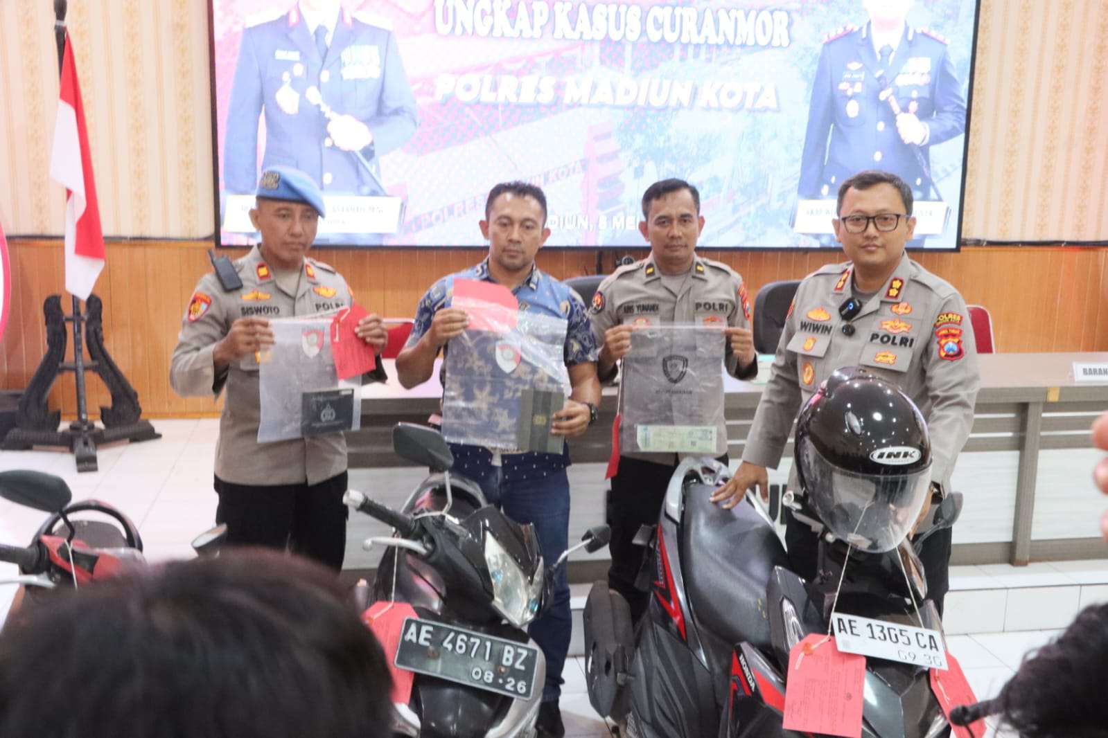 Foto: Polres Madiun Kota Konferensi pers terkait pengungkapan dua kasus curanmor di Kota Madiun.