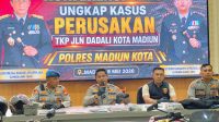 Foto: Konferensi pers Polres Madiun Kota terkait pengungkapan kasus perusakan rumah warga di Jalan Dadali, Kota Madiun.