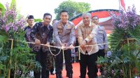 Foto: Kapolres Madiun AKBP Kemas Indra Natanegara meresmikan Jembatan Merah Putih Presisi di Desa Purworejo Kecamatan Pilangkenceng Kabupaten Madiun.