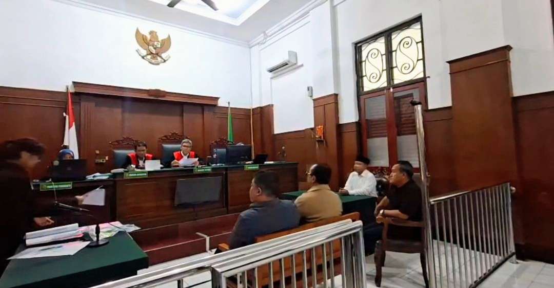 Foto: persidangan kasus dugaan penipuan investasi wood pellet di Surabaya dengan kerugian mencapai Rp620 juta.