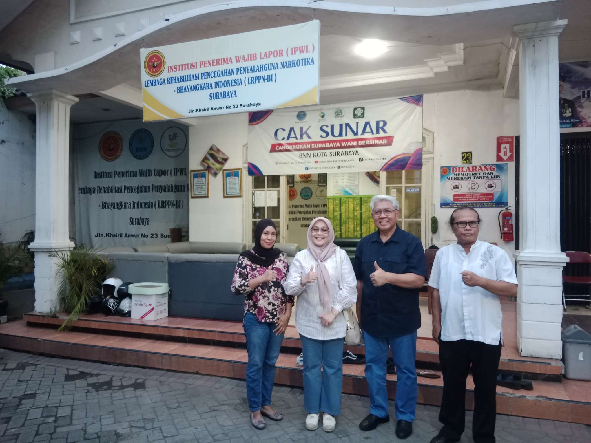 Foto: Irjen Pol Purn Puji Sarwono saat mengunjungi rumah rehabilitasi LRPPN-BI Surabaya dan mengapresiasi metode hipnoterapi untuk pecandu narkoba