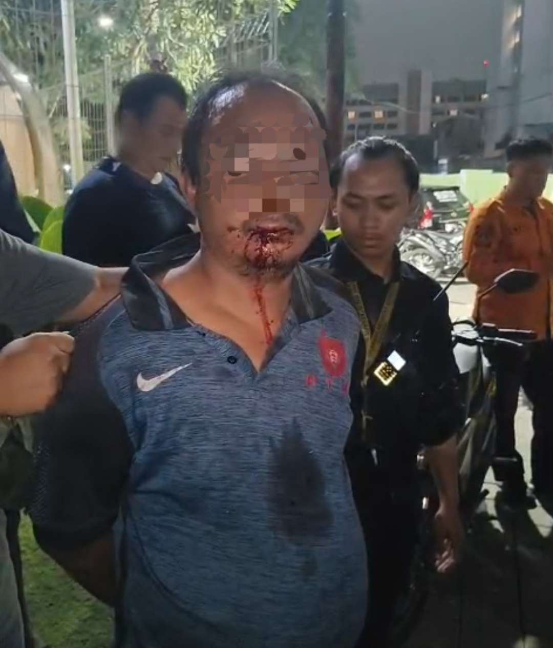 Foto: Terduga pelaku Pencabulan berinisial E.yang diamankan warga