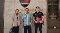 Foto: Kuasa hukum korban dugaan tindak pidana perbankan saat mendampingi pemeriksaan di Ditreskrimsus Polda Jawa Tengah terkait kasus Bank Mandiri KCP Pati Batangan.