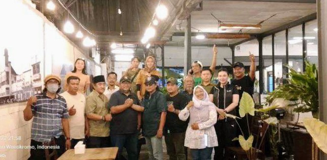 Foto: Pemantapan struktur WRC Birendra Jatim bersama tokoh masyarakat dan aktivis sosial di Surabaya dalam deklarasi anti narkoba.