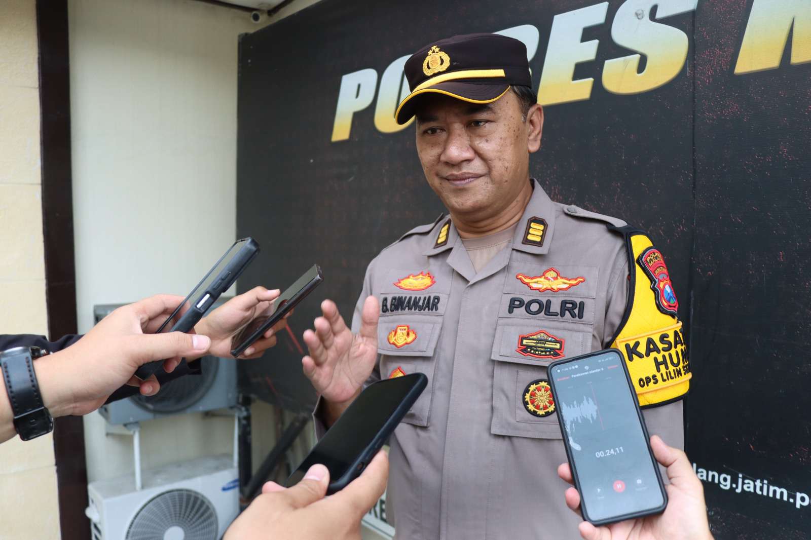 Foto: Pers Rilis Polres Malang memberikan imbauan terkait viralnya isu pocong abal-abal di wilayah Malang Raya.