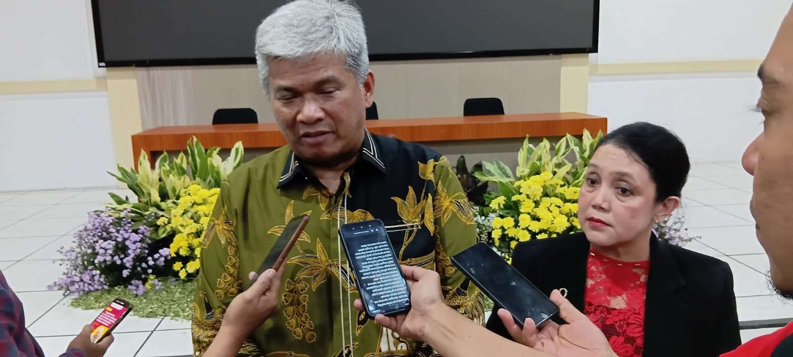 Foto: Seminar nasional Magister Kenotariatan Fakultas Hukum Ubaya bersama NPAU membahas reforma agraria dan ketahanan pangan nasional di Kampus Ubaya Surabaya.