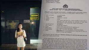 Foto: Seorang perempuan Rodiyah asal Bondowoso melaporkan dugaan penganiayaan dan ancaman membawa anak di Polrestabes Surabaya.