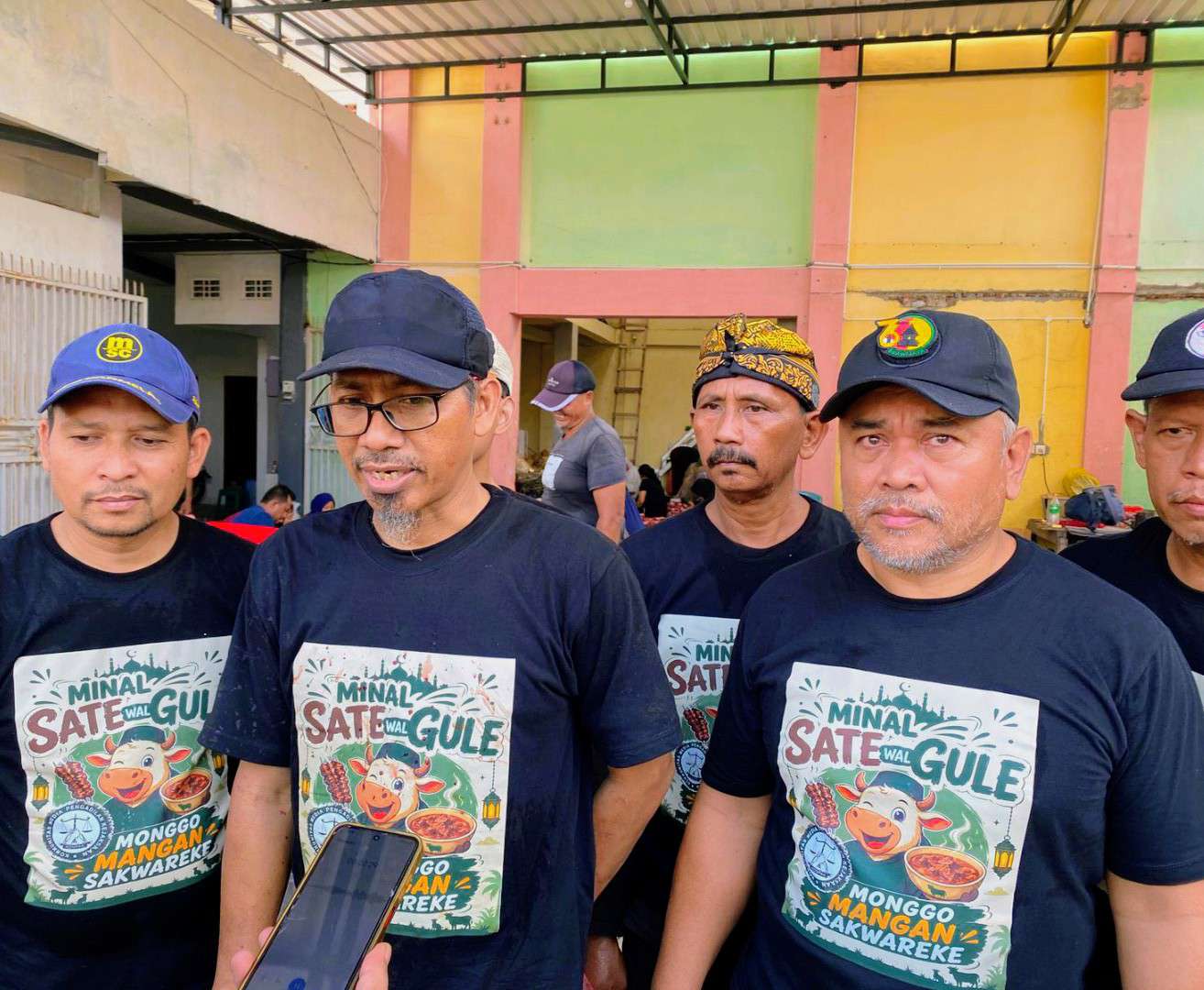 Foto: Ketua Umum KOMPAK BUDI MULYONO sebelah kanan dan MUHAMMAD MAFTUCHIN Juru Sembelih Halal Jawa Timur