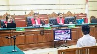 Foto: Suasana sidang vonis Heru Sugiharto di Pengadilan Tipikor Surabaya terkait kasus korupsi BKKD Kecamatan Padangan Bojonegoro.