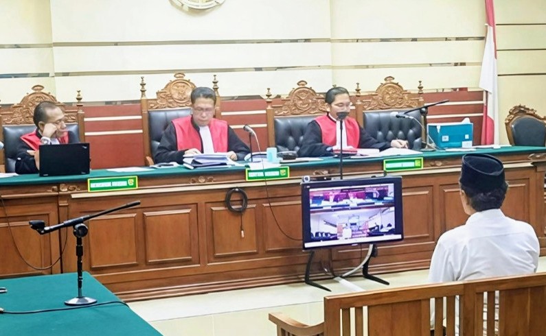 Foto: Suasana sidang vonis Heru Sugiharto di Pengadilan Tipikor Surabaya terkait kasus korupsi BKKD Kecamatan Padangan Bojonegoro.