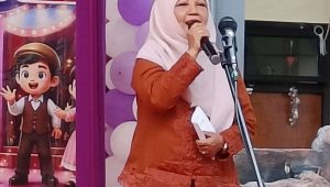 Foto: Kepala SDN Dr. Soetomo I Surabaya, Hj. Samsul Hidayah, S.Pd., M.Pd., 