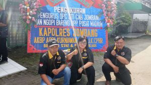 Foto: Prosesi pengukuhan pengurus DPC Jurnalis Terate Indonesia (JTI) Cabang Jombang di Gedung Perhutani Jombang yang berlangsung khidmat dan penuh semangat persaudaraan.