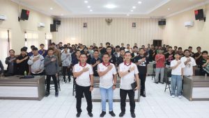 Foto: Wakapolres Madiun Kota Kompol Bambang Eko Sujarwo membuka Turnamen Mobile Legends Piala Kapolda Jawa Timur Road to Kapolri Cup 2026 di Gedung Sunaryo Polres Madiun Kota.