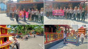 Foto: Personel Satlantas Polres Madiun Kota melaksanakan kegiatan Bakti Religi dengan membersihkan Klenteng Hwie Ing Kiong dan Gereja Pantekosta Hermon dalam rangka Hari Bhayangkara ke-80 Tahun 2026.