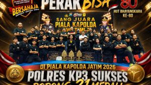 Foto: Kontingen karate binaan Polres Pelabuhan Tanjung Perak menunjukkan medali hasil perolehan pada Kejuaraan Karate Kapolda Jatim Cup 2026.