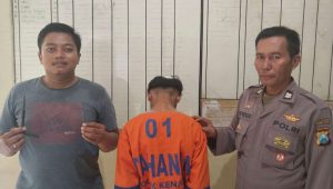 Foto: Remaja pelaku curanmor diamankan Polsek Kenjeran setelah mencuri sepeda motor Honda Beat di kawasan Rumah Dinas TNI AL Wonosari Surabaya.