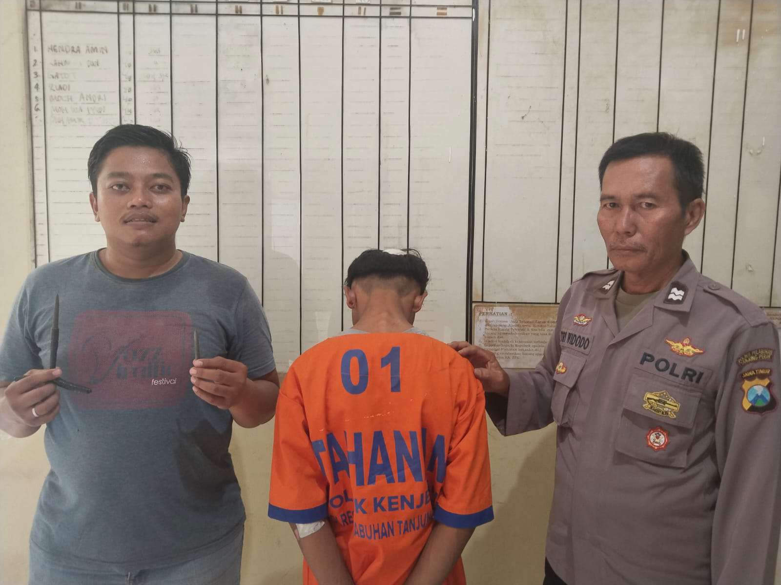 Foto: Remaja pelaku curanmor diamankan Polsek Kenjeran setelah mencuri sepeda motor Honda Beat di kawasan Rumah Dinas TNI AL Wonosari Surabaya.