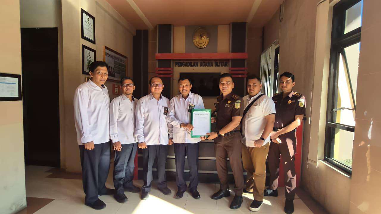 Foto: Asdatun Kejati Jawa Timur menjelaskan program pengajuan penetapan wali bagi 505 anak di bawah umur secara serentak di seluruh Jawa Timur.