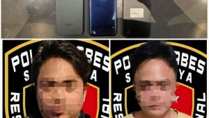 Foto: Unit Resmob Satreskrim Polrestabes Surabaya mengamankan dua tersangka begal beserta barang bukti sepeda motor, telepon genggam, dan senjata tajam di Surabaya.