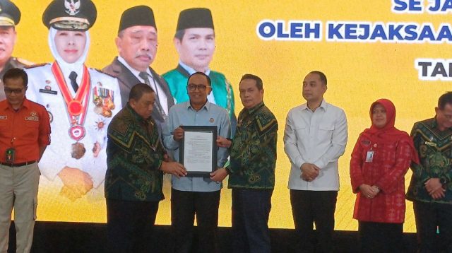 Foto: Penyerahan penetapan perwalian kepada 447 anak di Jawa Timur untuk menjamin akses pendidikan, layanan kesehatan, dan perlindungan hukum.