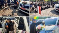 Foto: Bupati Madiun Hari Wuryanto menyerahkan secara simbolis kunci mobil siaga kepada kepala desa dalam program Satu Desa Satu Mobil Siaga di Pendapa Ronggo Djoemeno, Caruban Foto: Bupati Madiun Hari Wuryanto menyerahkan secara simbolis kunci mobil siaga kepada kepala desa dalam program Satu Desa Satu Mobil Siaga di Pendapa Ronggo Djoemeno, Caruban