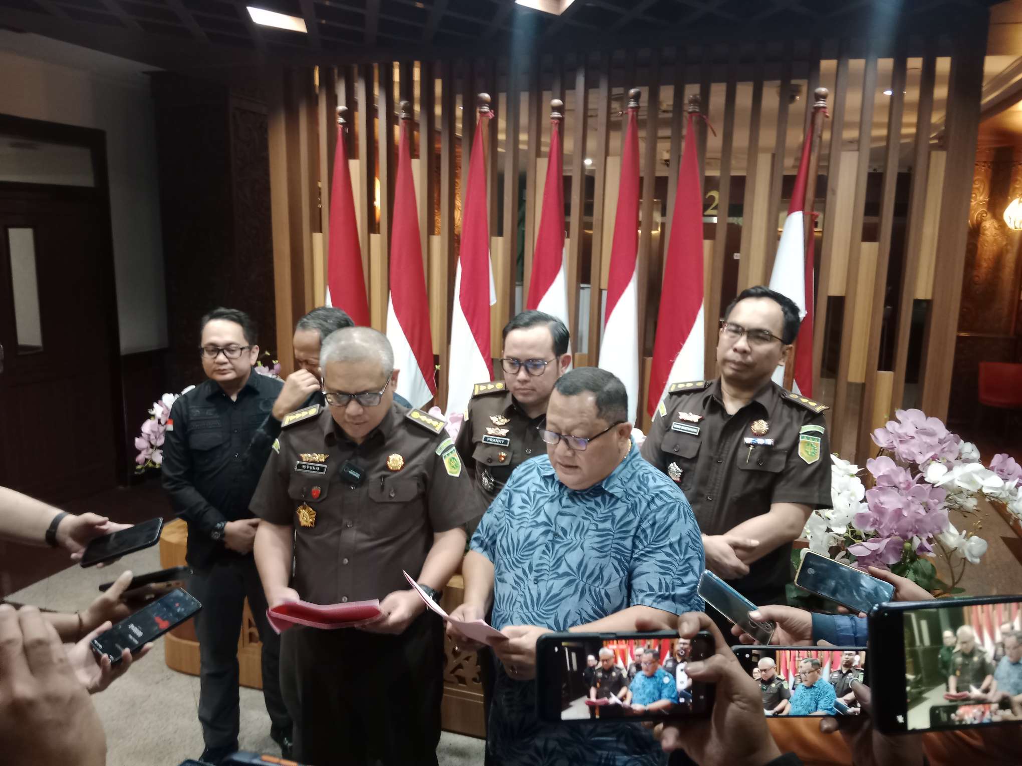 Foto: Asisten Pidana Khusus Kejati Jawa Timur I Gede Punia saat mengumumkan penetapan mantan Dirut Kebun Binatang Surabaya sebagai tersangka dugaan korupsi pengelolaan keuangan senilai Rp10,2 miliar.