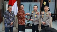 Foto: Wakapolda Jawa Timur Brigjen Pol. Pasma Royce bersama jajaran BKKBN Provinsi Jawa Timur saat audiensi membahas penguatan sinergi percepatan penurunan stunting dan pembangunan keluarga berkualitas di Mapolda Jatim. Foto: Wakapolda Jawa Timur Brigjen Pol. Pasma Royce bersama jajaran BKKBN Provinsi Jawa Timur saat audiensi membahas penguatan sinergi percepatan penurunan stunting dan pembangunan keluarga berkualitas di Mapolda Jatim.