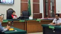 Foto: Persidangan praperadilan terdakwa kasus sabu di Pengadilan Negeri Surabaya.