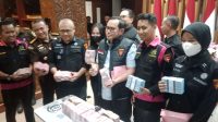 Foto: Aspidsus Kejati Jawa Timur Dr. I Gede Punia Atmaja saat konferensi pers penetapan tersangka baru kasus dugaan pungli perizinan Dinas ESDM Jawa Timur dan penyitaan aset senilai Rp5,54 miliar.