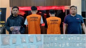 Foto: Polrestabes Surabaya mengamankan dua terduga pengedar sabu dengan barang bukti 250,16 gram