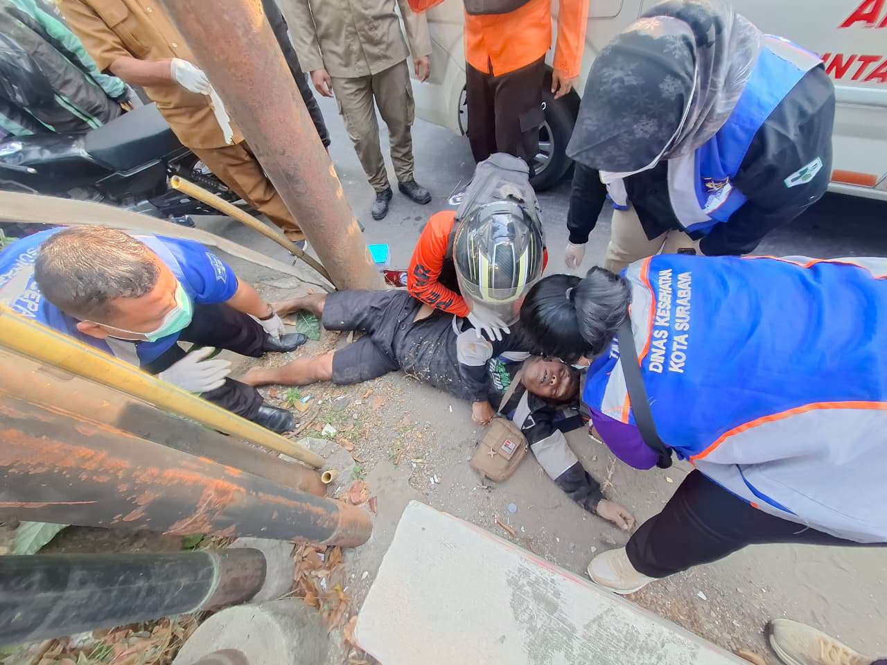 Foto: Kecelakaan lalu lintas di Jalan Karet Bongkaran Pabean Cantian Surabaya yang menewaskan pengendara sepeda motor