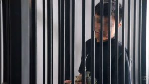 Foto: Kejari Surabaya menerima pelimpahan tersangka dan barang bukti kasus dugaan pencabulan anak tersangka JL.