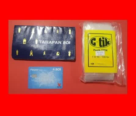Foto: Polres Pelabuhan Tanjung Perak Surabaya mengungkap peredaran 20,4 gram sabu dan menangkap dua perempuan tersangka