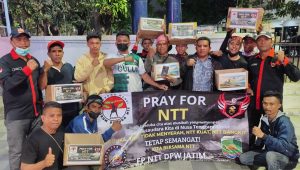 Foto: IKPS Surabaya menggelar aksi penggalangan dana untuk korban bencana alam di Flores